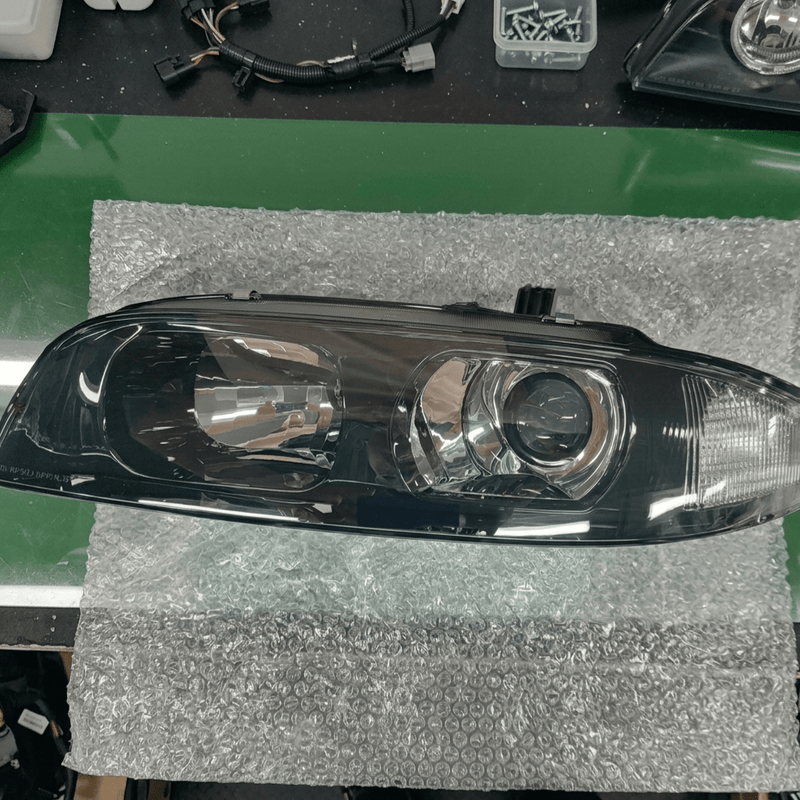 Load image into Gallery viewer, SPDZ1 Nissan R33 Series 1 GTR Style Type OE Replacement Headlights