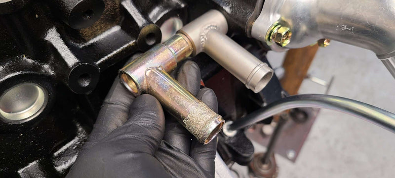Load image into Gallery viewer, U.P.G. RB26 bypass hose connector OEM 14075-62S01 replacement