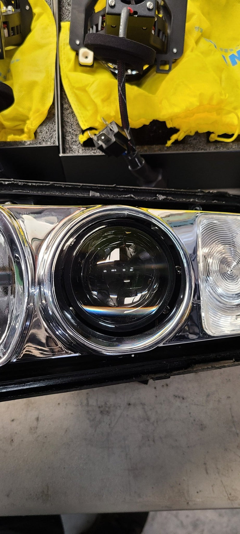 Load image into Gallery viewer, U.P.G R32 Skyline Bi-Led headlight upgrade kit