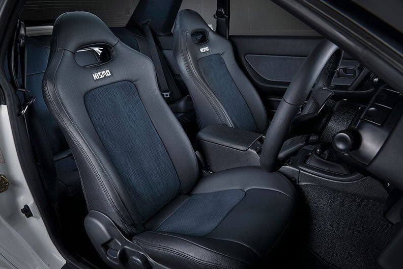 Load image into Gallery viewer, 40th Anniversary NISMO Special R32 Skyline GTR Seat Cover Set Logo - NizmoPartsPlug