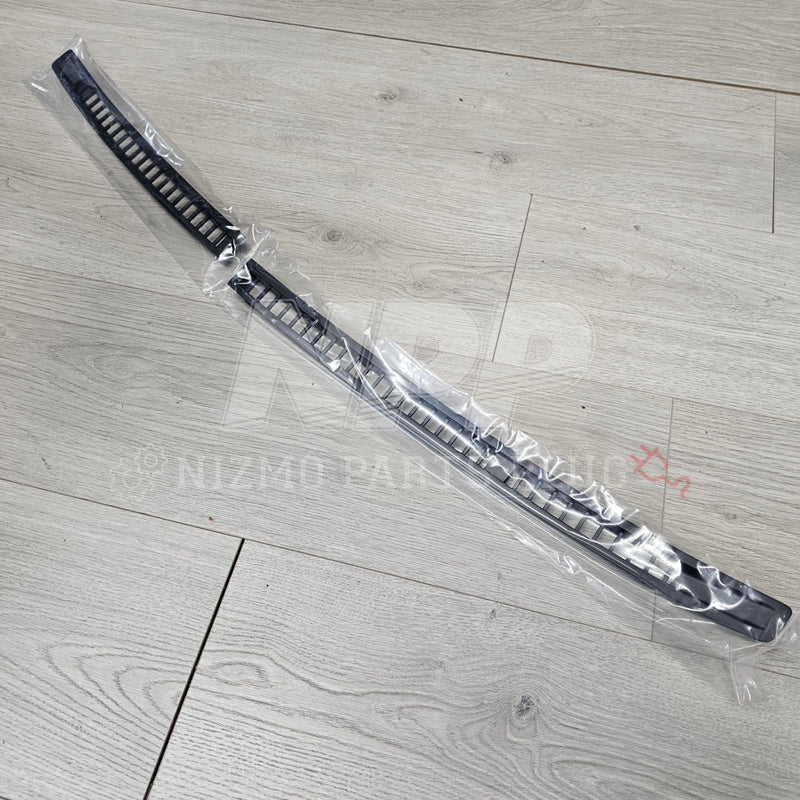 Cargue la imagen en el visor de la galería, MuseJapan R32 Skyline Upper Defroster Vent Set (PRE-ORDER) - NizmoPartsPlug