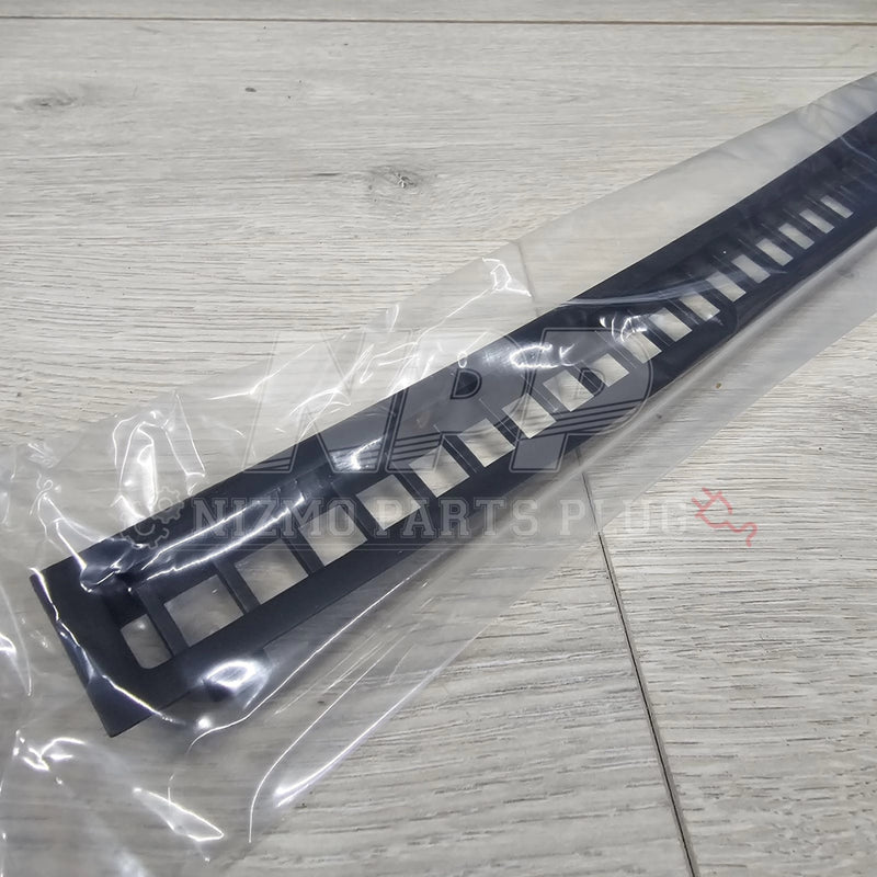 Cargue la imagen en el visor de la galería, MuseJapan R32 Skyline Upper Defroster Vent Set (PRE-ORDER) - NizmoPartsPlug