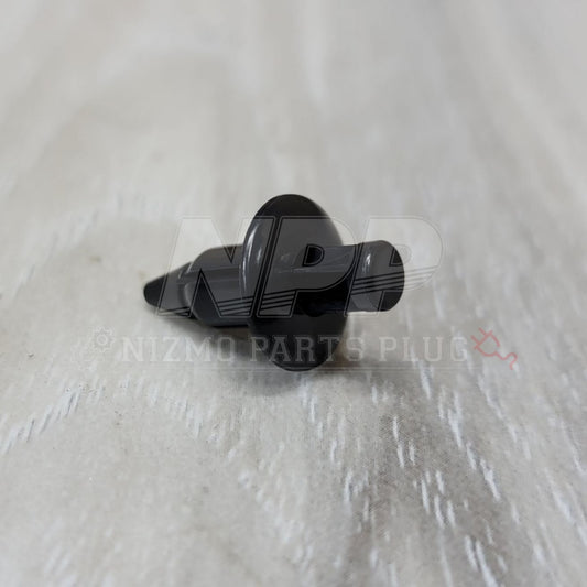 Clip de montaje de la aleta del difusor trasero del Nissan R34 GTR V-Spec (individual)