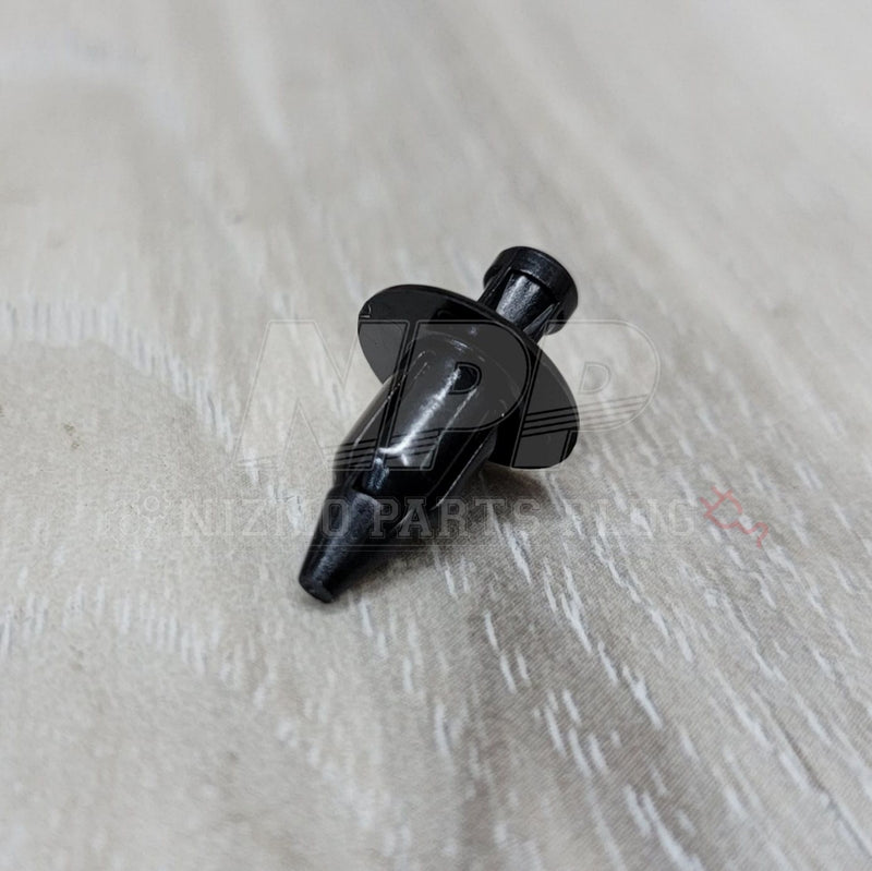 Load image into Gallery viewer, Nissan R34 GTR V-Spec Rear Diffuser Fin Mounting Clip (INDIVIDUAL) - NizmoPartsPlug