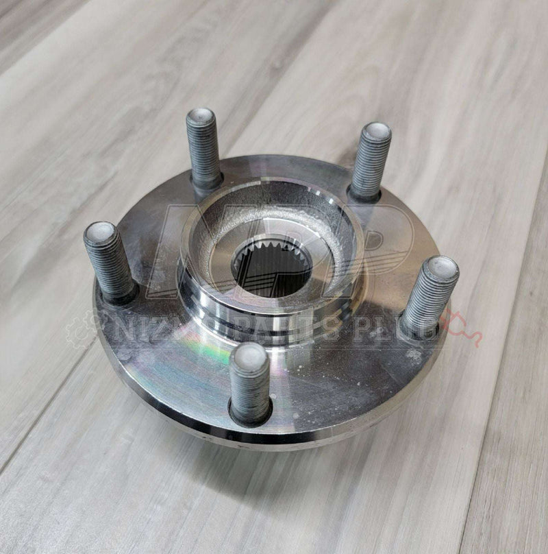 Load image into Gallery viewer, Nissan R32 Skyline GTST Front Wheel Hub Assembly - NizmoPartsPlug