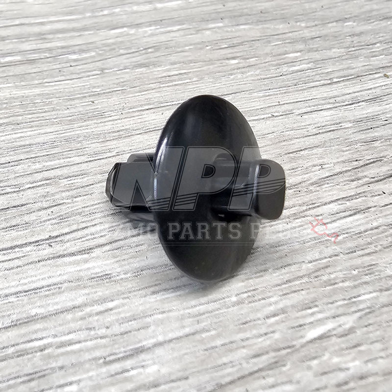 Load image into Gallery viewer, Nissan R33 GTR Sideskirt End Cap Mounting Clip - NizmoPartsPlug