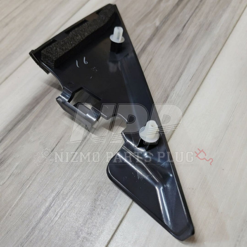 Load image into Gallery viewer, Nissan R34 Skyline GT/GTR Interior Mirror Finisher Cover Set - NizmoPartsPlug
