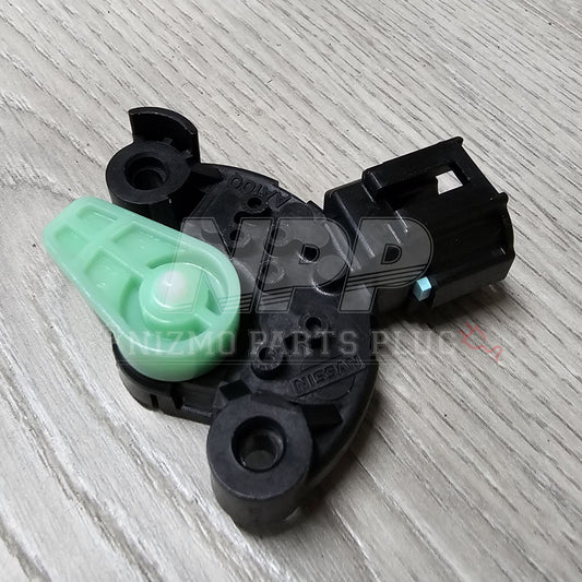 Nissan R34 Skyline Door Lock Actuator (Non-Keyless Entry Models) - NizmoPartsPlug