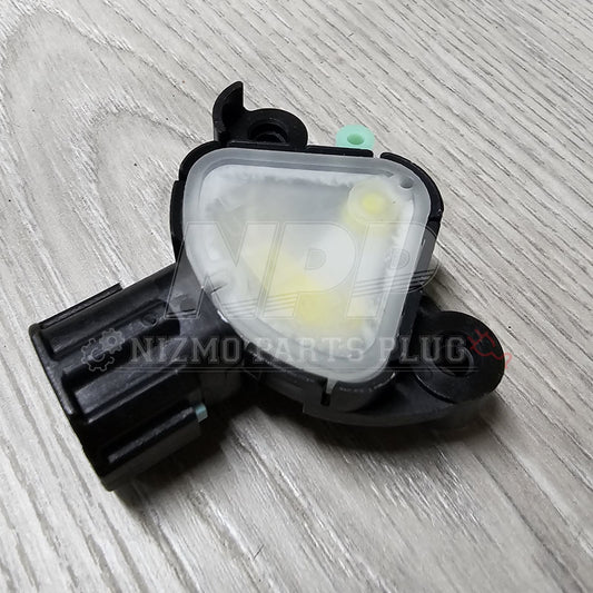 Actuador de cerradura de puerta del Nissan R34 Skyline (modelos sin acceso sin llave)