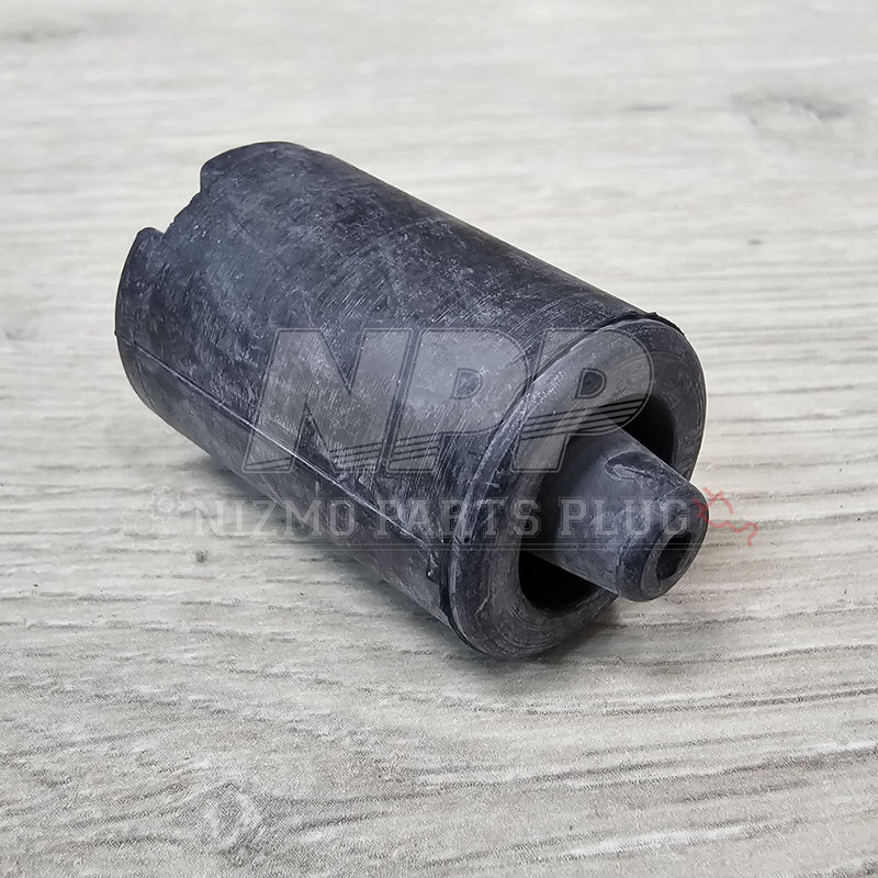 Load image into Gallery viewer, Nissan R34 Skyline GTT/GTR Coupe Trunk Lid Bumper Rubber Set - NizmoPartsPlug