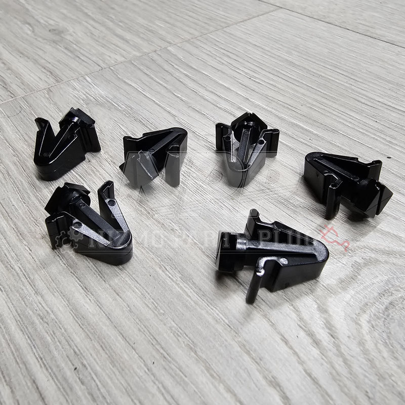 Load image into Gallery viewer, Nissan R33 Skyline/C34 Stagea Front Grill Clip Set - NizmoPartsPlug