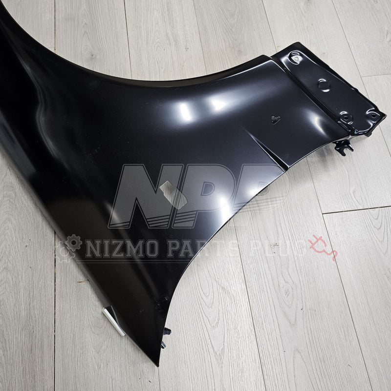 ギャラリービューアに画像をロードする, Glossy black RH front fender assembly for R34 Skyline GT-R. New condition.