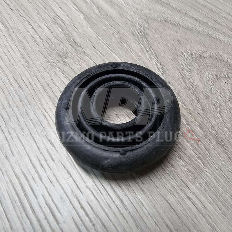 Load image into Gallery viewer, Nissan R33/34 Skyline A/C Line Firewall Grommet - NizmoPartsPlug