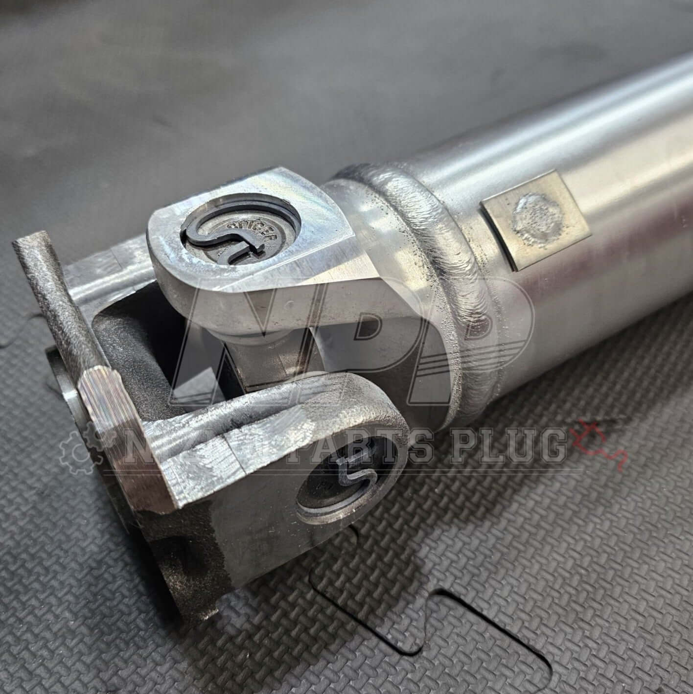 Nissan R34 Skyline GTT Performance 1 Piece DriveShaft Assembly - NizmoPartsPlug