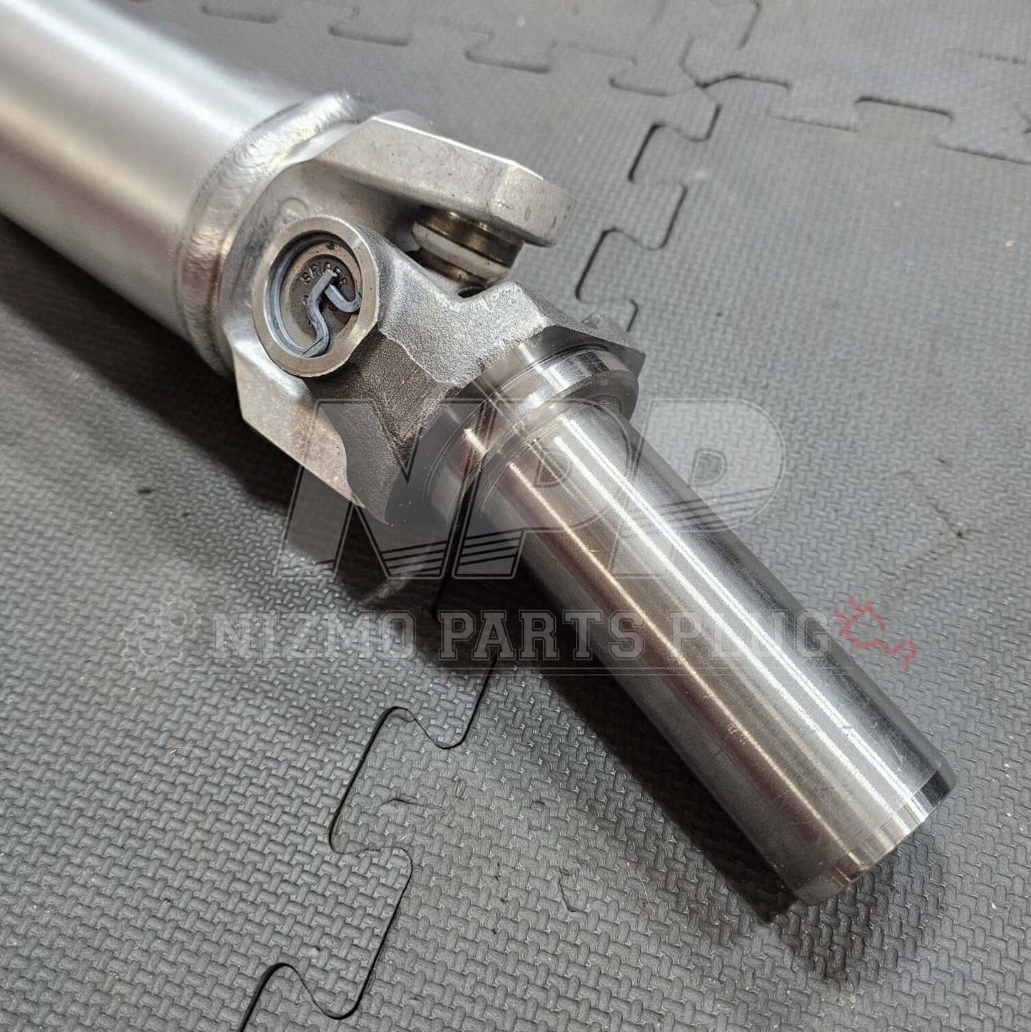 Nissan R34 Skyline GTT Performance 1 Piece DriveShaft Assembly - NizmoPartsPlug
