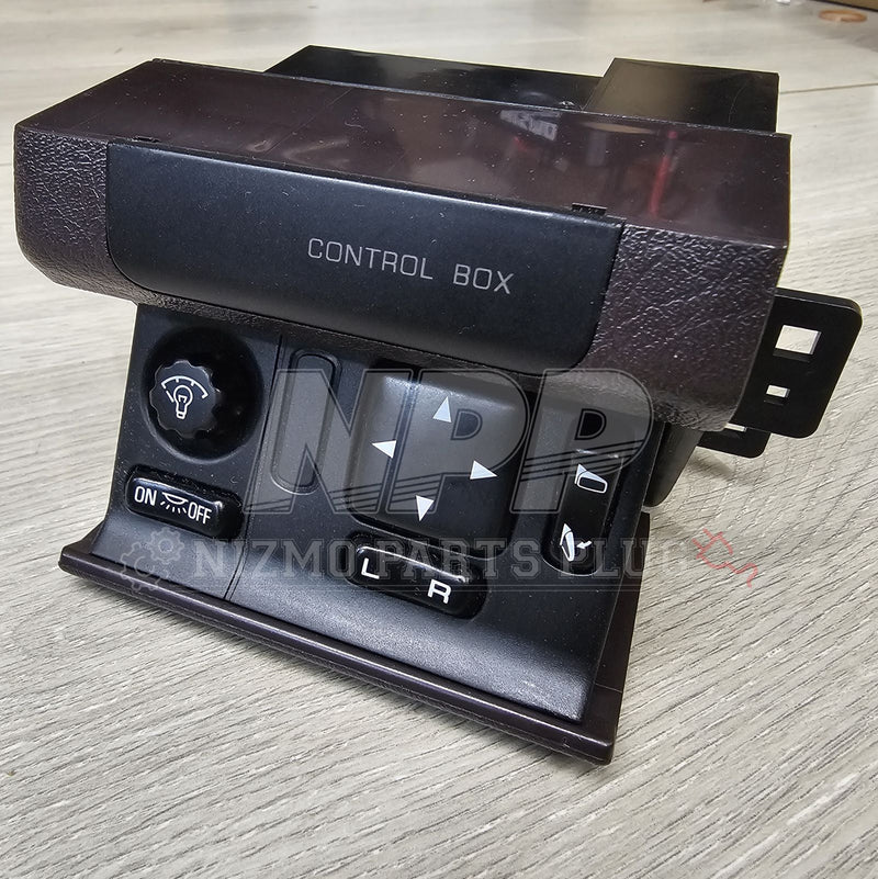 Load image into Gallery viewer, Nissan Y32 Cima/Gloria/Cedric Mirror Control Assembly - NizmoPartsPlug
