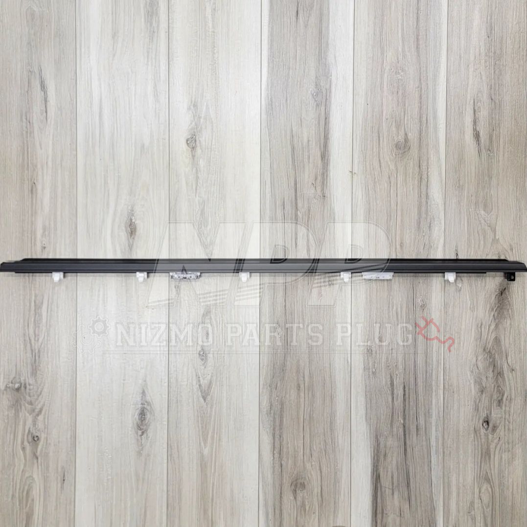 Nissan S15 Silvia RH Outer Door Belt Molding Assembly - NizmoPartsPlug