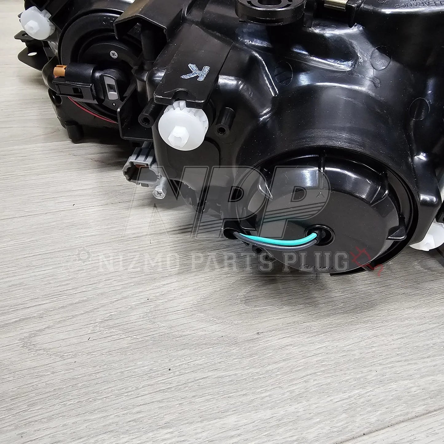 Nissan R34 Skyline Headlight Assembly LH (Halogen) - NizmoPartsPlug