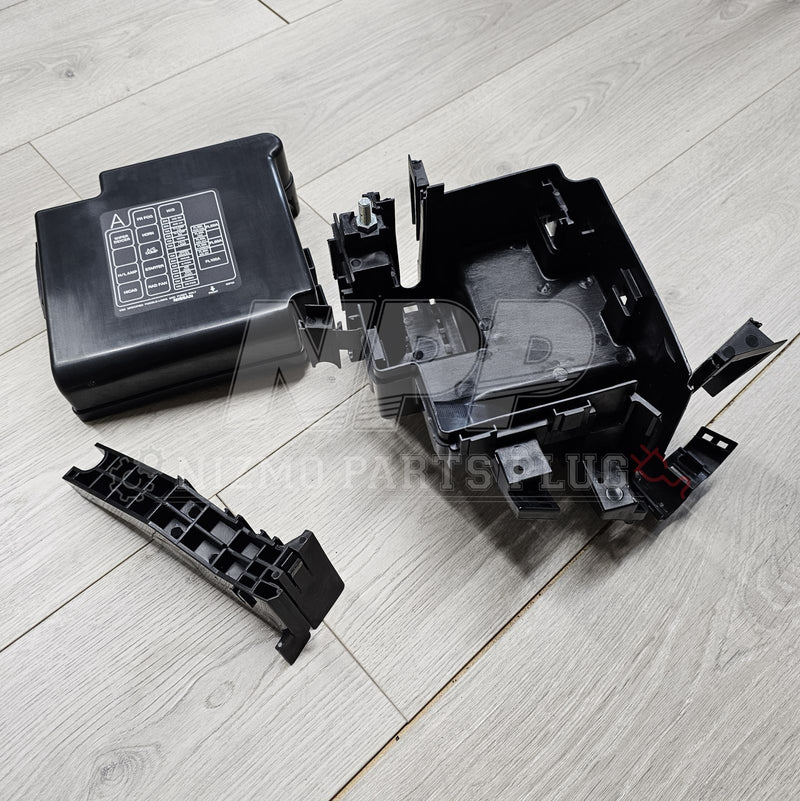 Load image into Gallery viewer, Nissan S14/15 Silvia Fuse Box Assembly Engine Room Complete - NizmoPartsPlug