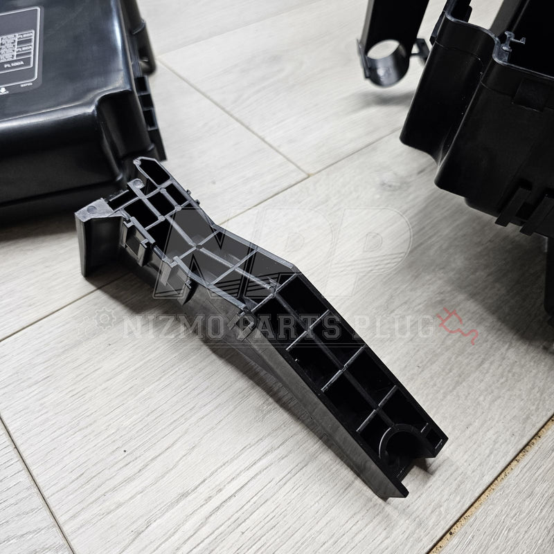 Load image into Gallery viewer, Nissan S14/15 Silvia Fuse Box Assembly Engine Room Complete - NizmoPartsPlug