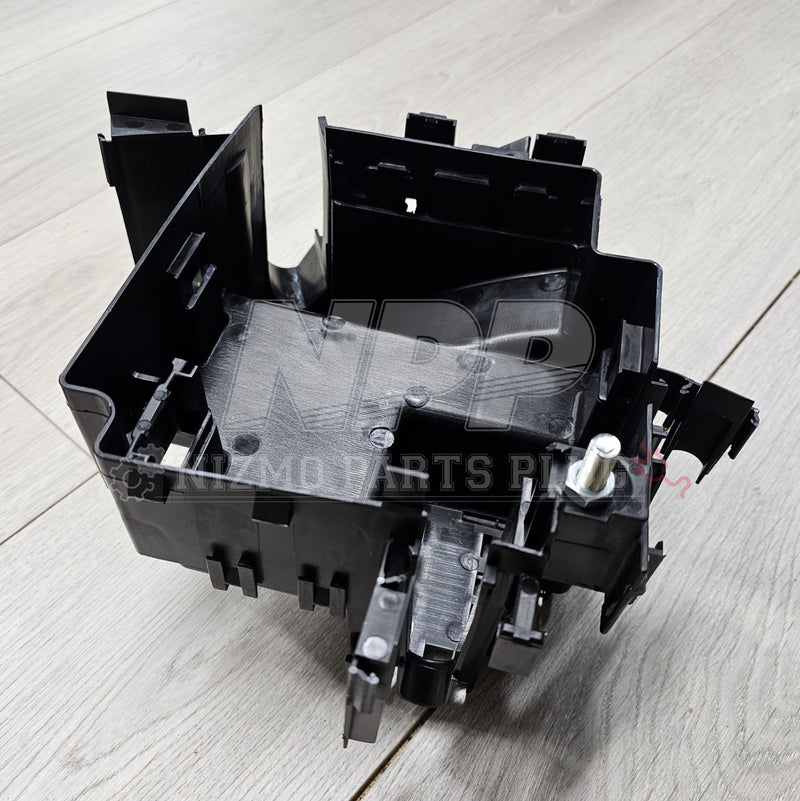 Load image into Gallery viewer, Nissan S14/15 Silvia Fuse Box Assembly Engine Room Complete - NizmoPartsPlug