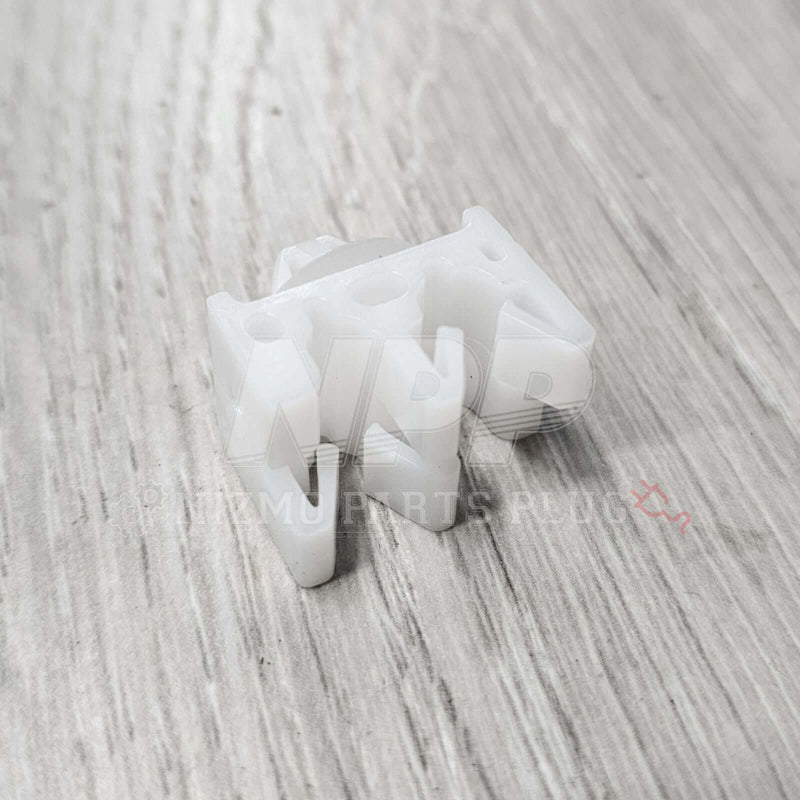 Load image into Gallery viewer, Nissan OEM 2 Line Fuel Line Clip (Discontinued) - NizmoPartsPlug