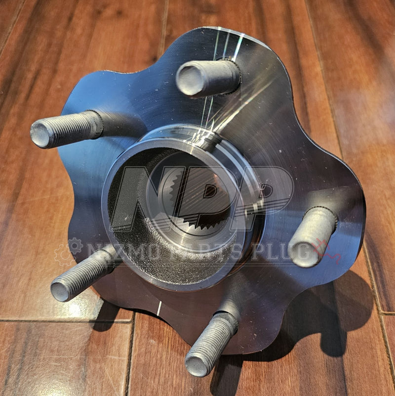 Load image into Gallery viewer, Nissan R34 Skyline GTT Rear Wheel Hub Assembly - NizmoPartsPlug