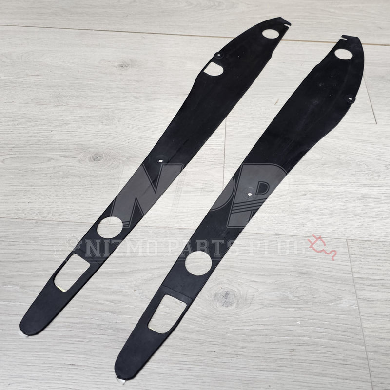 Load image into Gallery viewer, Nissan R33 Skyline Rear Air-Spoiler Wing Gasket Kit (RH & LH) - NizmoPartsPlug