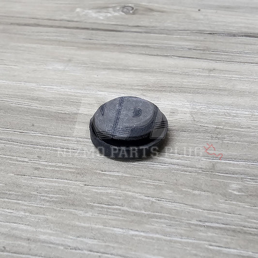 Inspección del rotor del freno trasero del Nissan R35 GT-R: cubierta antipolvo del ajustador