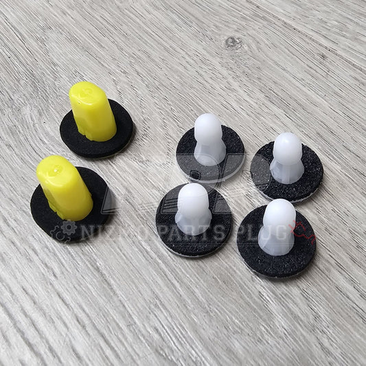 Juego de clips para el pilar B exterior del Nissan R34 Skyline Coupé