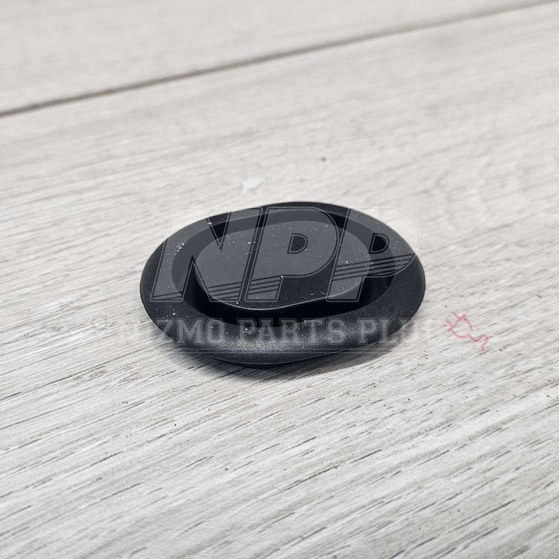 Load image into Gallery viewer, Nissan R32 Skyline/S15 Silvia A/C Drain Hose Grommet Plug - NizmoPartsPlug