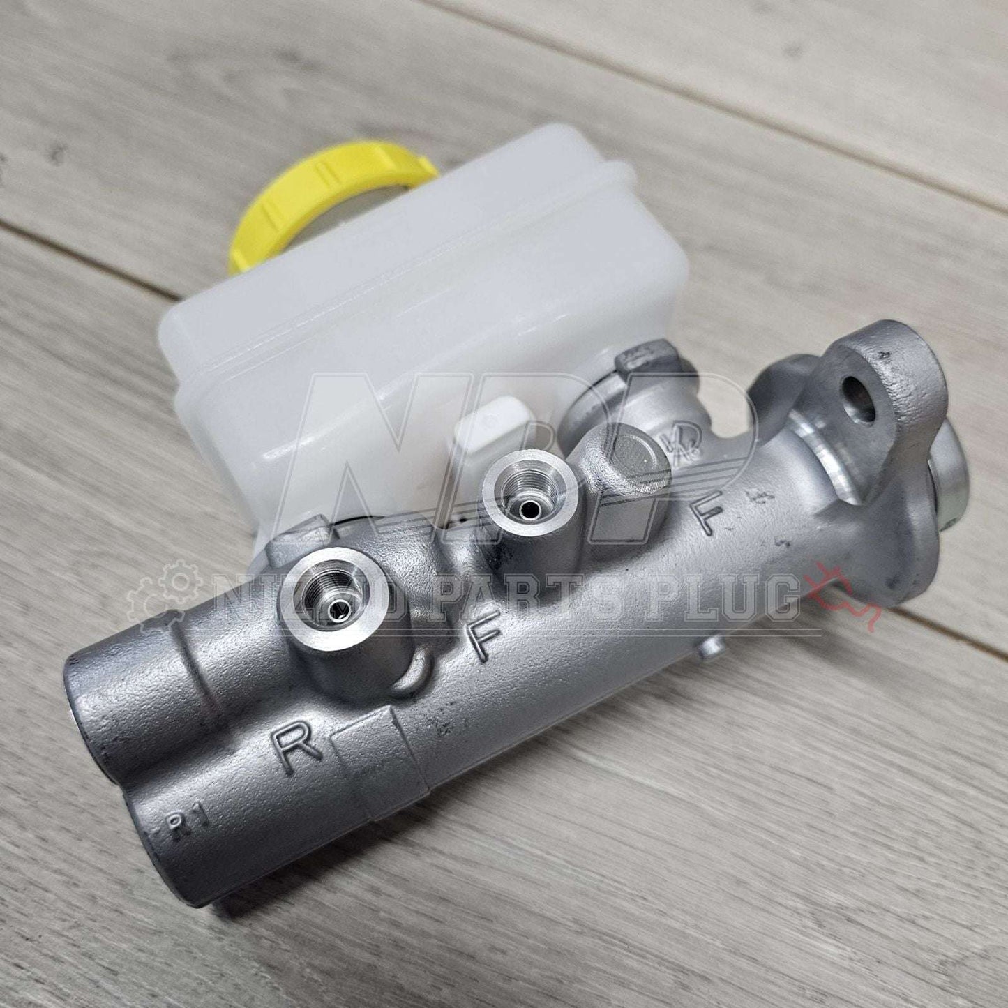 Nissan R33 Skyline GTR Brake Master Cylinder Assembly - NizmoPartsPlug