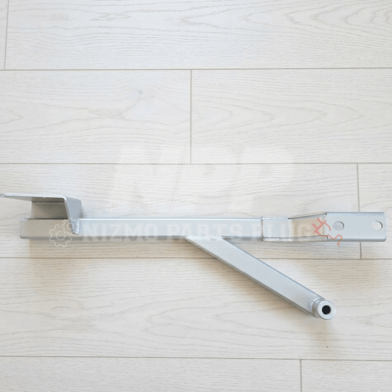 Load image into Gallery viewer, Silver Nismo center floor reinforcement bar for BNR34 GTR. New condition, steel construction, V-shaped bracket.