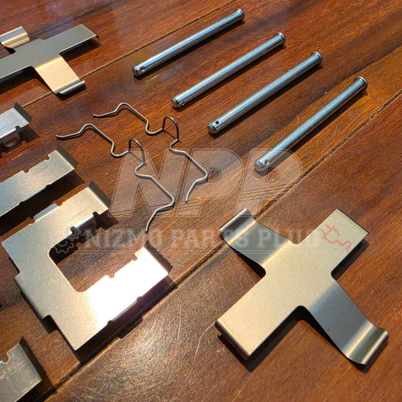 Cargue la imagen en el visor de la galería, Nissan Skyline Rear Brake Hardware Pin Kit - 2 Piston Sumitomo Calipers