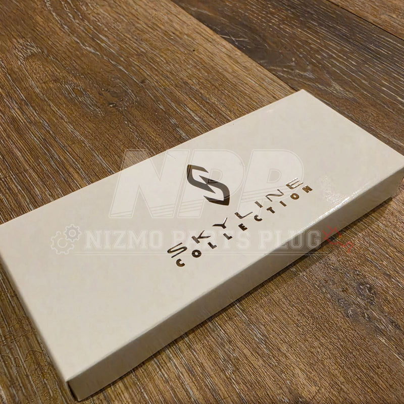 Cargue la imagen en el visor de la galería, Vintage Nissan Skyline Collection Gold Emblem Keyring / Keychain