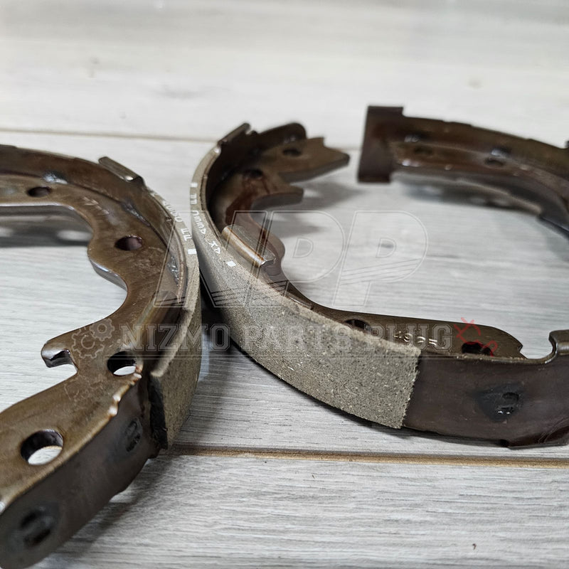 Load image into Gallery viewer, Nissan R32/33/34 Skyline GTR Rear Brake Shoe Set - NizmoPartsPlug