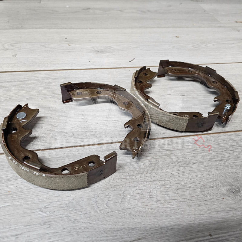 Load image into Gallery viewer, Nissan R32/33/34 Skyline GTR Rear Brake Shoe Set - NizmoPartsPlug