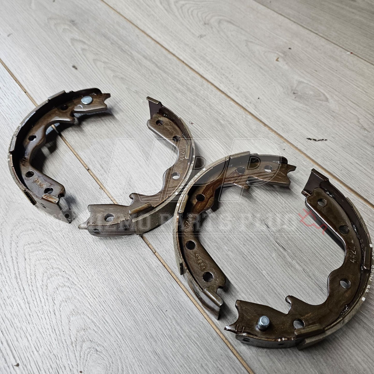 Nissan R32/33/34 Skyline GTR Rear Brake Shoe Set - NizmoPartsPlug