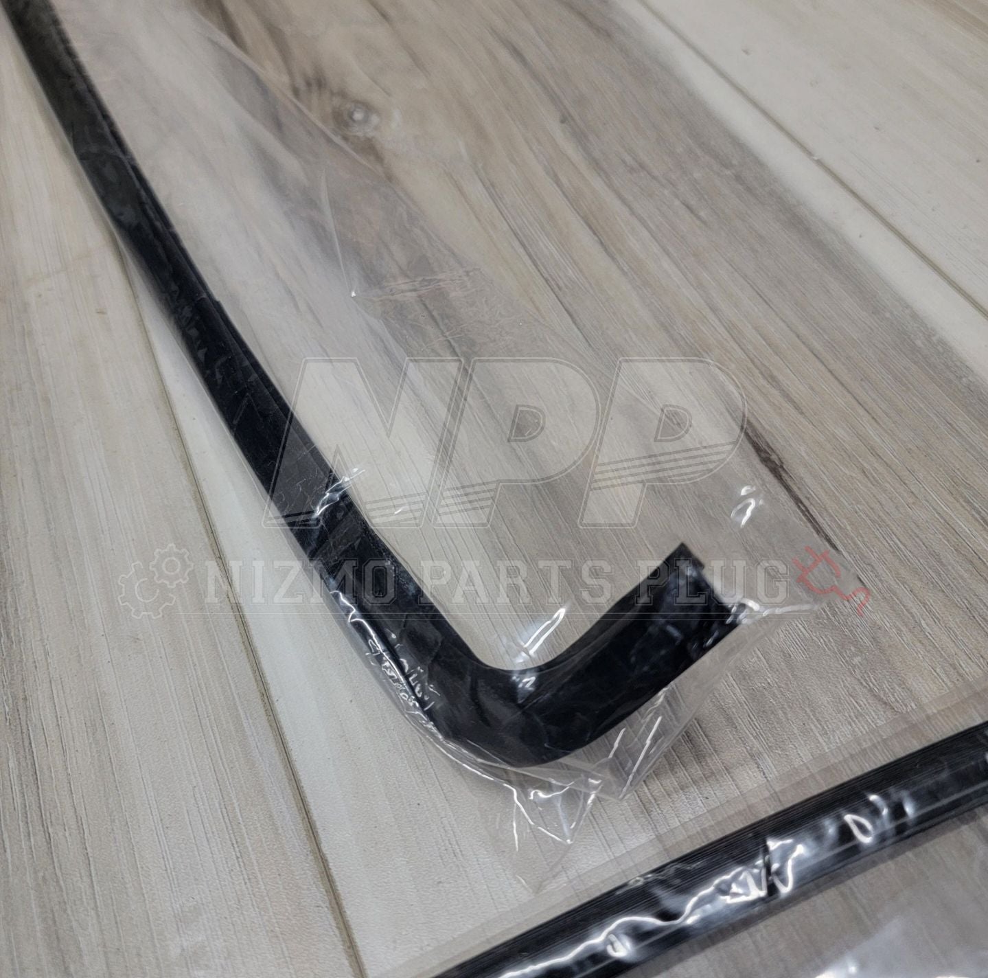 Nissan R32 Skyline Front Windshield Molding Set - NizmoPartsPlug