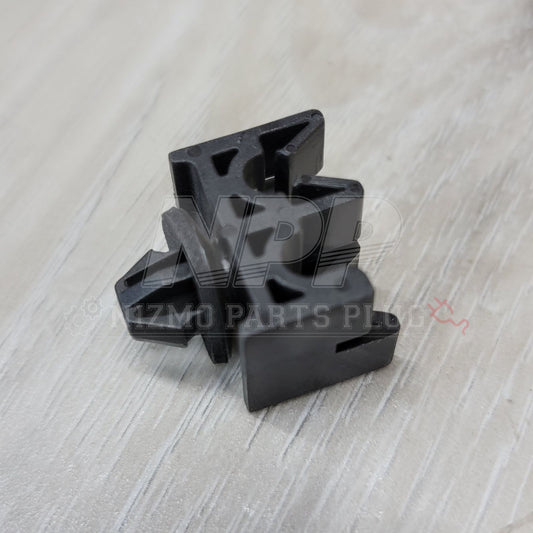 Nissan OEM 2 Line Clutch/Brake/Fuel Line Clip - NizmoPartsPlug