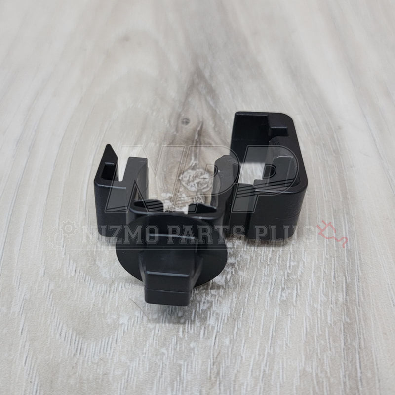 Load image into Gallery viewer, Nissan OEM Brake Booster Vaccum Hose Clamp Mount - NizmoPartsPlug