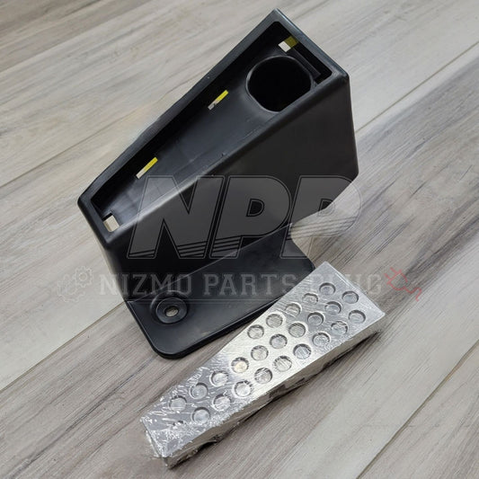 Nissan R34 Skyline GTR V-Spec II Aluminum Footrest Pedal Set - NizmoPartsPlug
