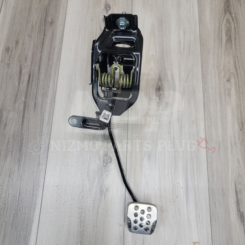Load image into Gallery viewer, Nissan R34 Skyline GT/GTT Manual Clutch Pedal Set (Series 2) - NizmoPartsPlug