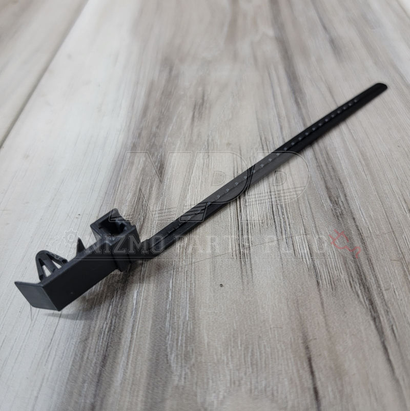 Load image into Gallery viewer, Nissan OEM Cable Ziptie Clip - NizmoPartsPlug