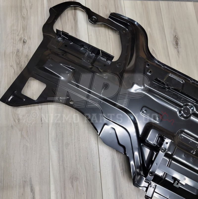 Load image into Gallery viewer, Nissan R33 Skyline GTR Rear Trunk Body Structural Panel - NizmoPartsPlug