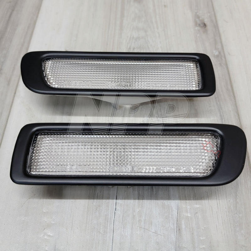 Load image into Gallery viewer, Nissan R33 Skyline GTS/T Nismo Clear Sidemarker Light Kit - NizmoPartsPlug