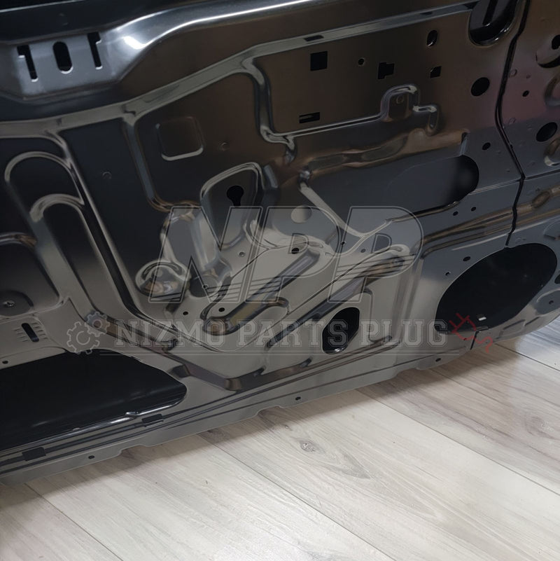 Load image into Gallery viewer, Nissan R34 Skyline Coupe Front Door Assembly LH - NizmoPartsPlug