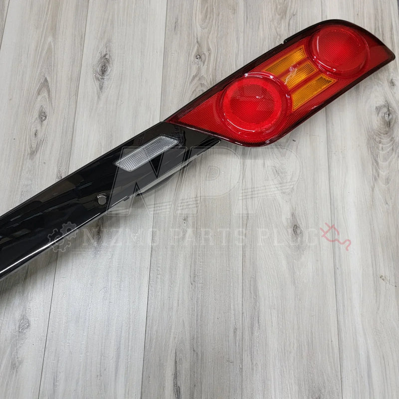 Load image into Gallery viewer, Nissan 240SX/180SX RPS13 Type-X Taillight Set - NizmoPartsPlug