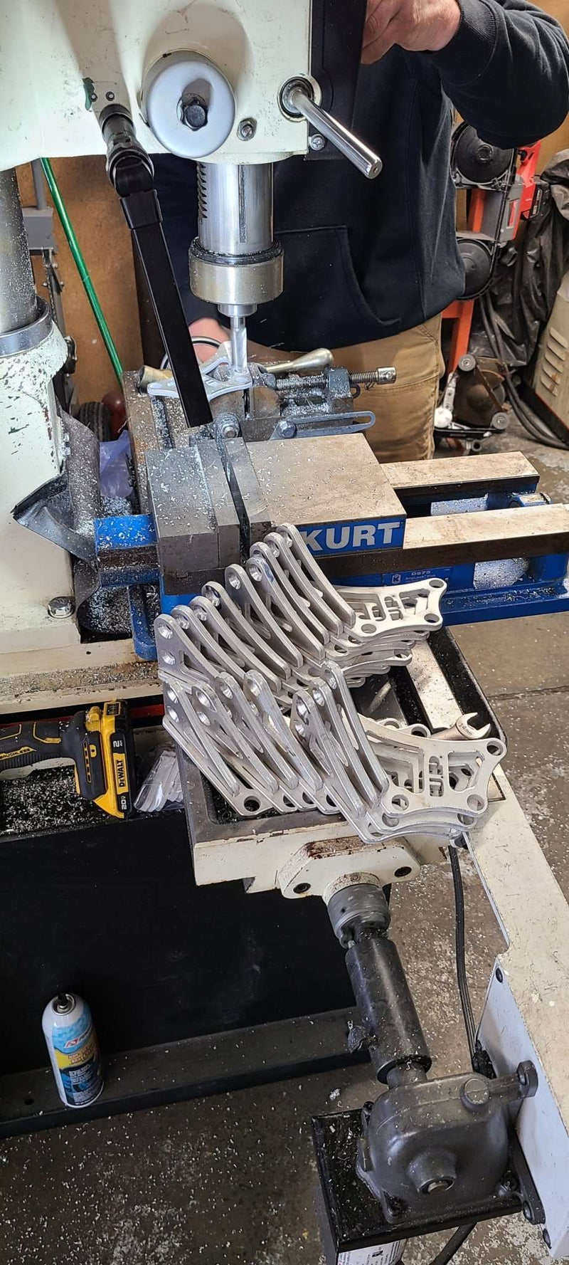 ギャラリービューアに画像をロードする, U.P.G Skyline GTR oil filter relocation bracket for Greddy plate.