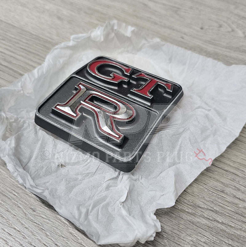 Load image into Gallery viewer, Nissan KPGC10 Skyline GTR Rear Emblem Hakosuka - NizmoPartsPlug